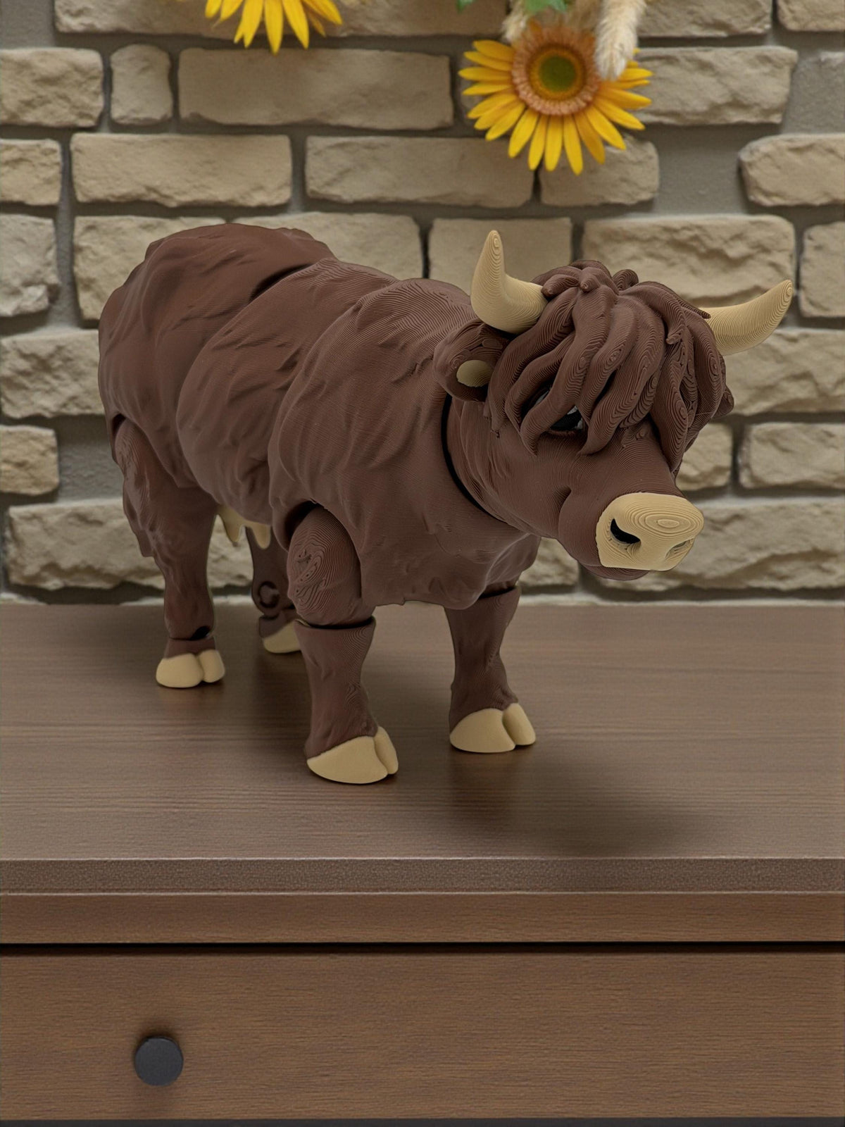 Flexible Highland Cow Toy: Articulated Stress Relief